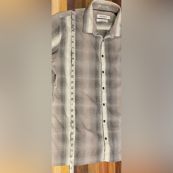 Calvin Klein Men's Short Sleeve Button-Front Shirt, size L - Picture 6 of 8